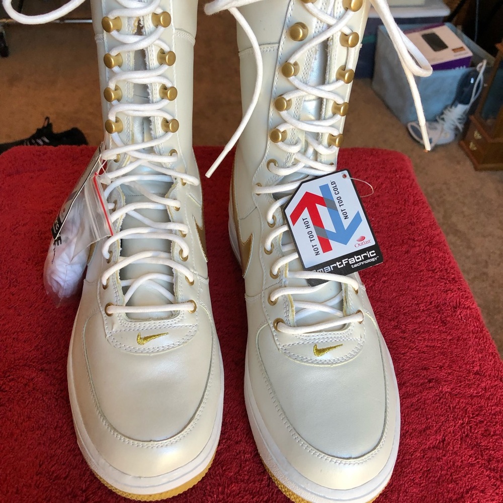 Nike Women’s Dancing Boot